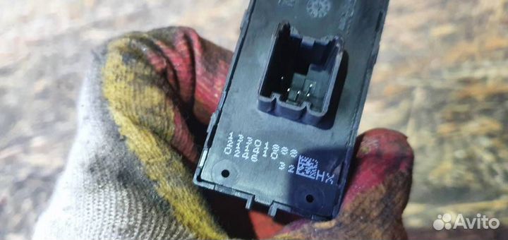 Кнопка стеклоподъемника Opel Meriva B 2010-2018