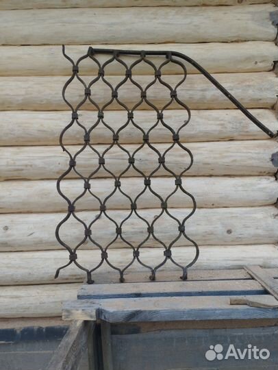 Решётка старая, оконная