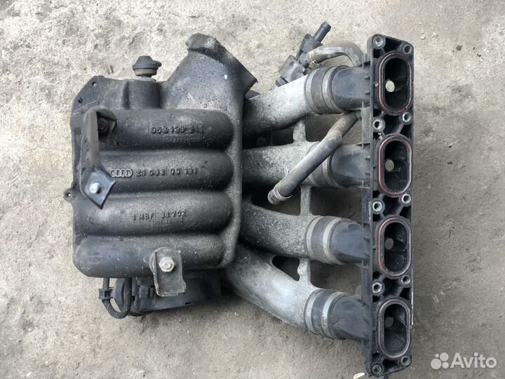 Впускной коллектор VAG 1.8 058133213