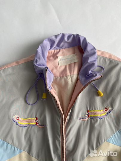 Спортивная легкая куртка