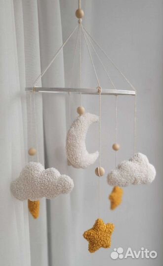 Мобиль на кроватку из фетра