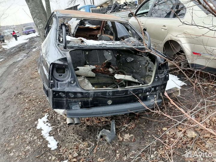 Продам заднюю часть кузова Passat B6