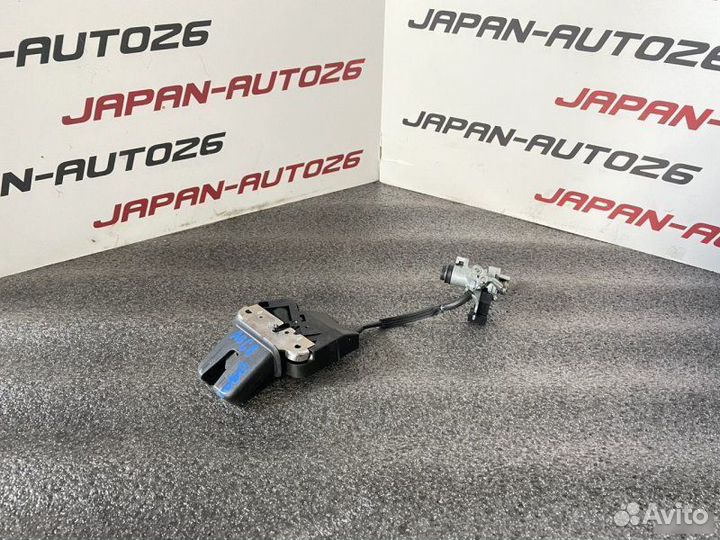 Замок багажника с личинкой Audi A6 С6 2.4L