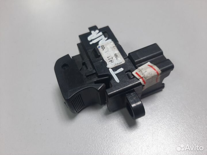 Кнопка стеклоподъемника Nissan Teana J32
