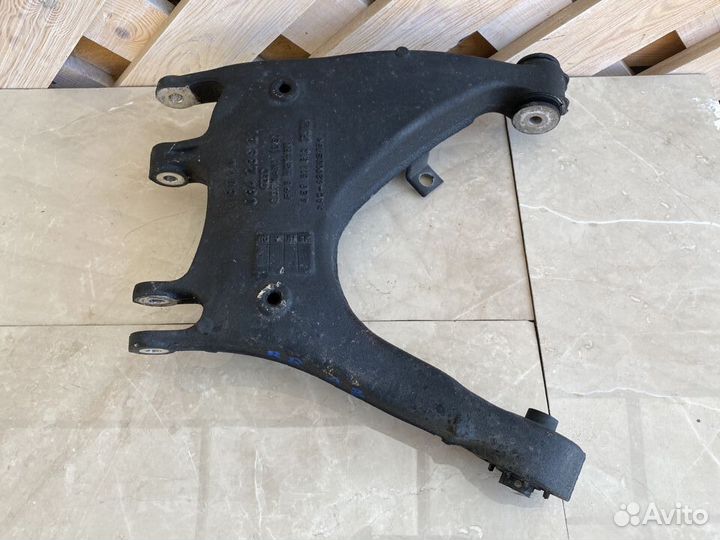 Рычаг задний нижний Audi A8 D3 2008г