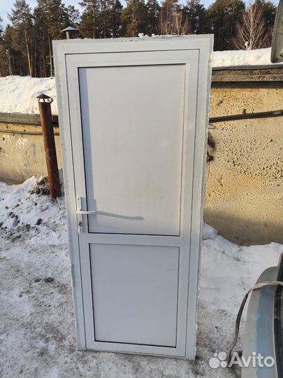 Дверь пластиковая