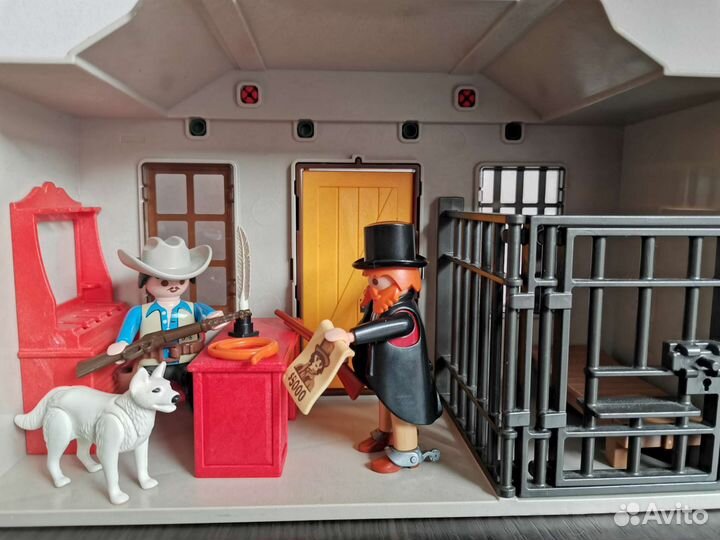 Playmobil Western 4398 + 5251 банк и офис шерифа