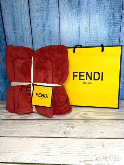 Набор из двух полотенец Fendi в фирменной упаковке