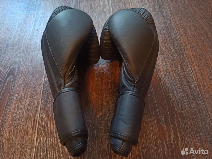 Боксерские перчатки 10, 12 oz