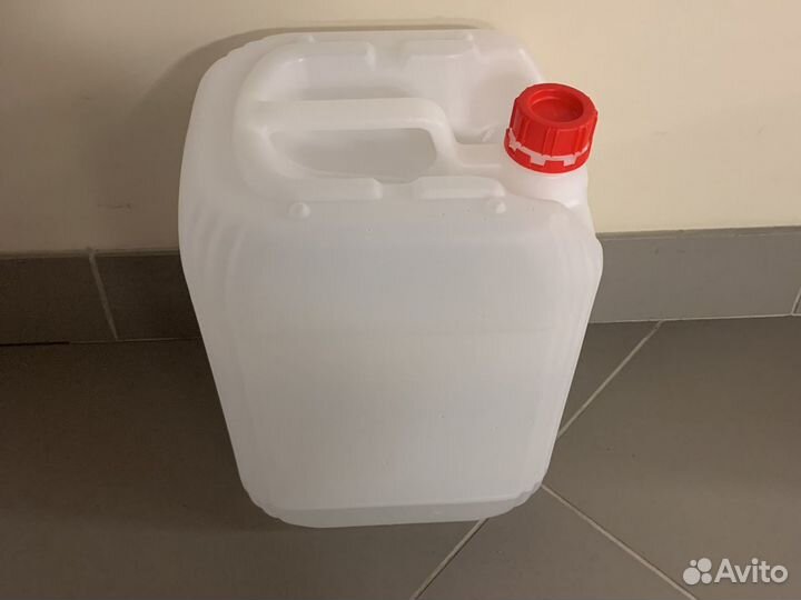 Продам пустые канистры 10 литров