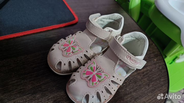 Сандали новые