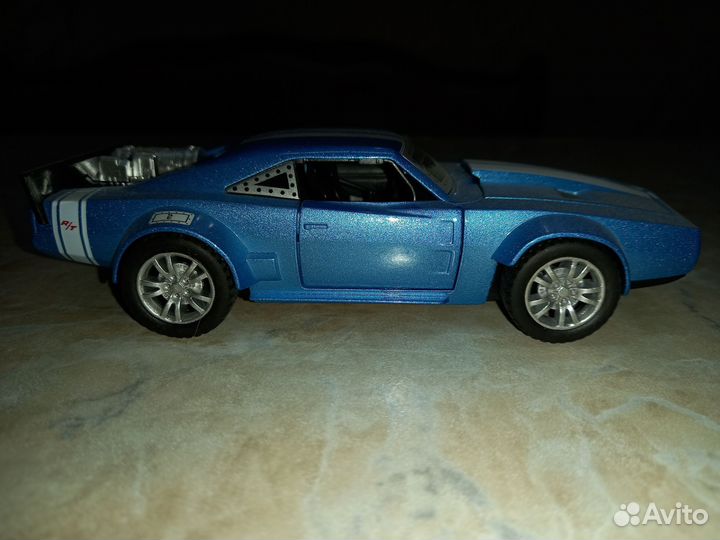 Модель Dodge Ice Charger 1:32