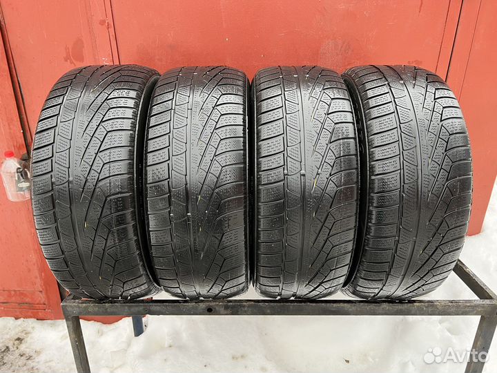 Pirelli Winter Sottozero 210 235/55 R17 99H