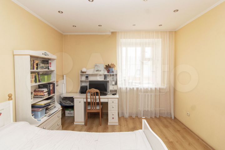 3-к. квартира, 110 м², 3/9 эт.