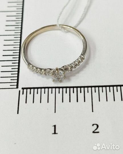 Золотое кольцо с камнем 16,5р