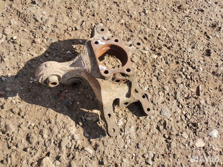 Задний правый кулак kia ceed 1 ed