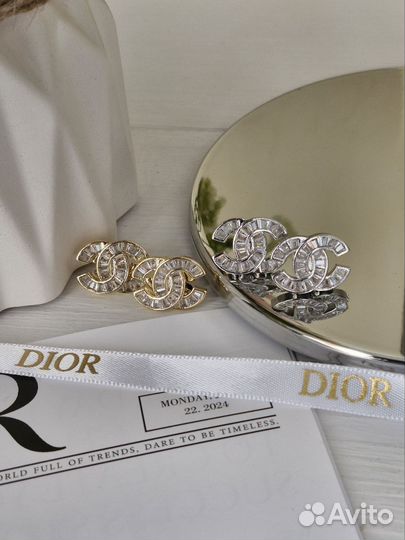 Пусеты Шанель с цирконом Chanel бижутерия