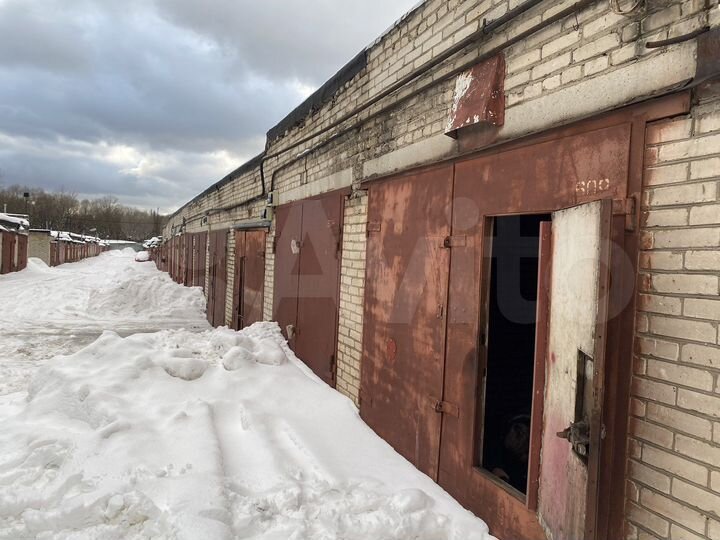 Гараж, > 30 м²