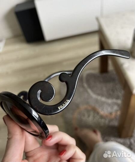 Солнечные очки prada