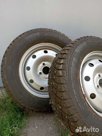 Nitto Therma Spike 185/70 R14 88T