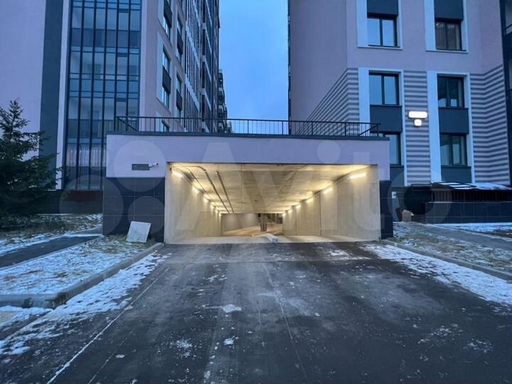 Машиноместо, 13 м²