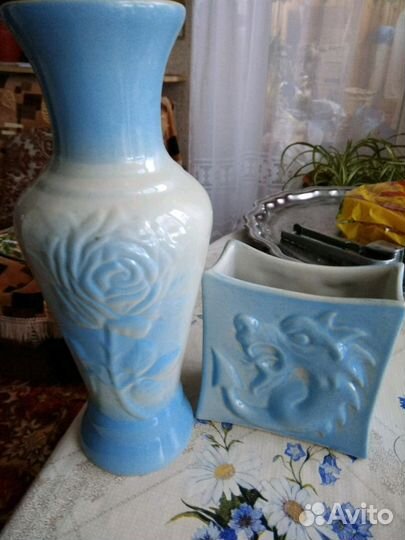 Керамическая ваза для цветов и салфетница