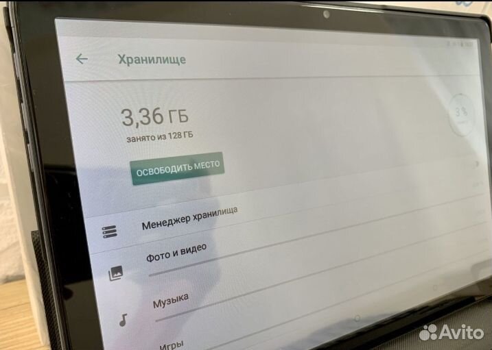 Планшет новый с клавиатурой и чехлом