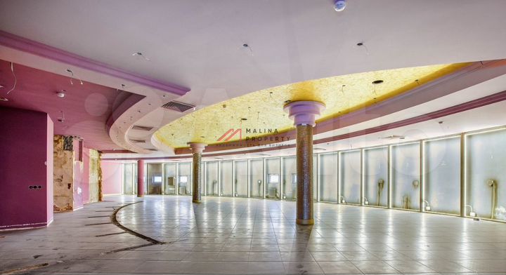 Сдам торговое помещение, 380 м²