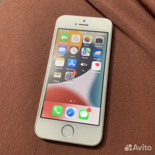 iPhone SE, 32 ГБ