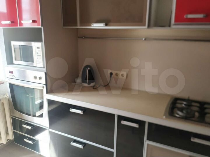 2-к. квартира, 60 м², 2/10 эт.