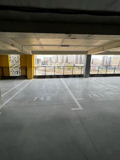 Машиноместо, 18 м²