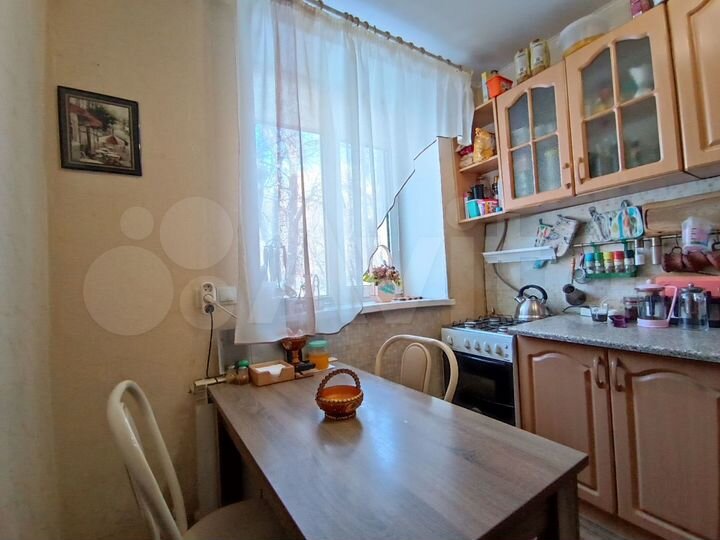 2-к. квартира, 37 м², 1/3 эт.