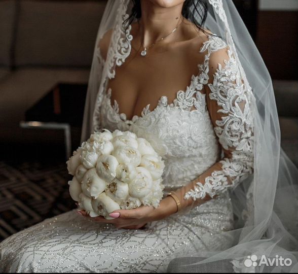 Свадебное сверкающее платье со шлейфом, торг