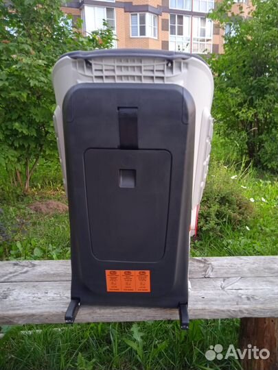 Автомобильное кресло Chicco universe fix