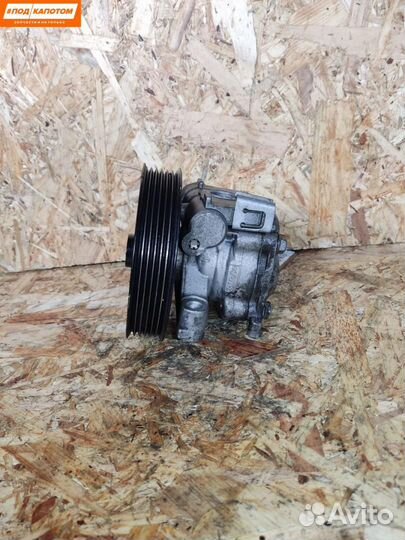 Насос гидроусилителя руля Mazda EG2132600