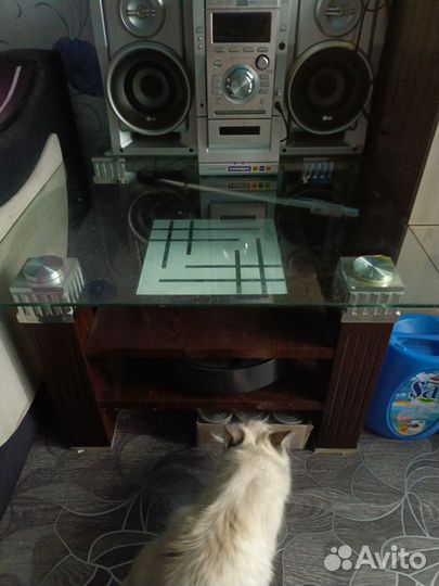 Стол стеклянный