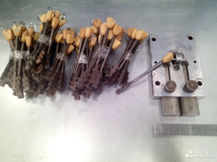 87ключей+Замок ригельный гаражный