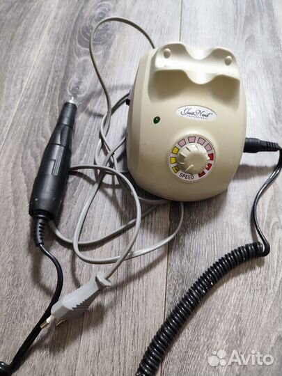 Аппарат для маникюра и педикюра
