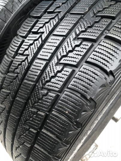 Roadstone Winguard Ice 215/60 R17