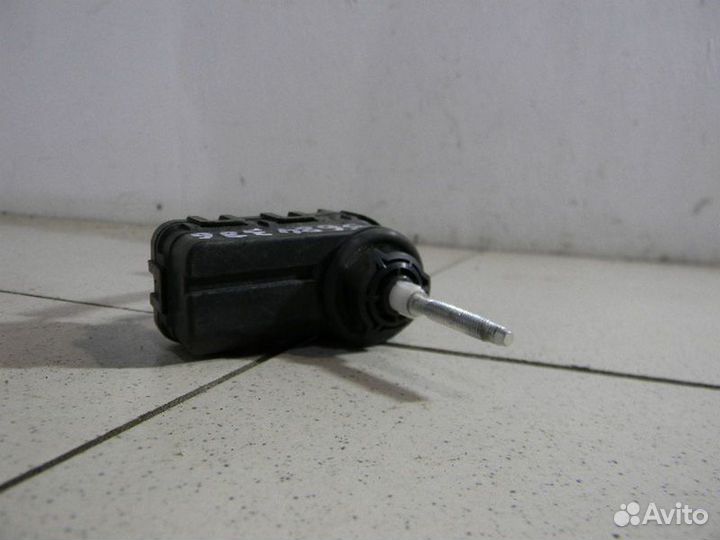 Моторчик поднятия фар