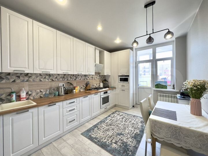 2-к. квартира, 56 м², 16/18 эт.