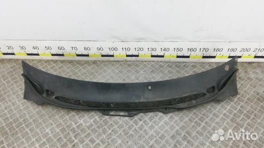 Накладка декоративная (жабо, дождевик) volvo XC70