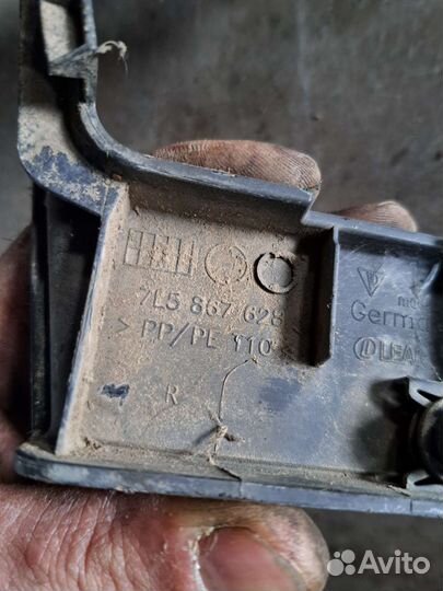 Накладка петля крышки багажника на Porsche Cayenne