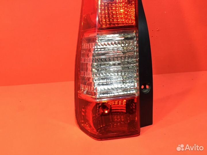 Фонарь для Honda CR-V 2 N22A2 2.2L (Б/У)