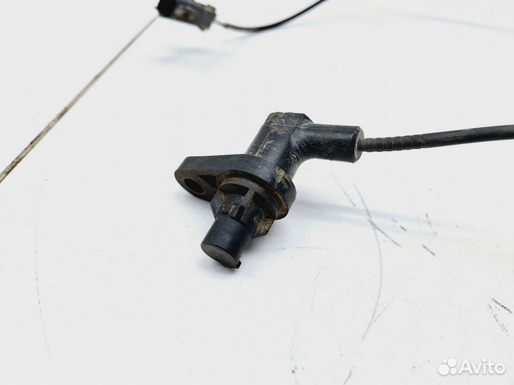 Датчик ABS передний правый Toyota Highlander II