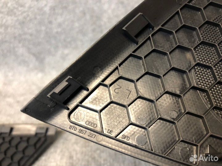 Крышка динамика передняя Audi A4 B8 cjeb 2015