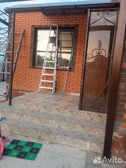 Козырек над крыльцом из поликарбоната