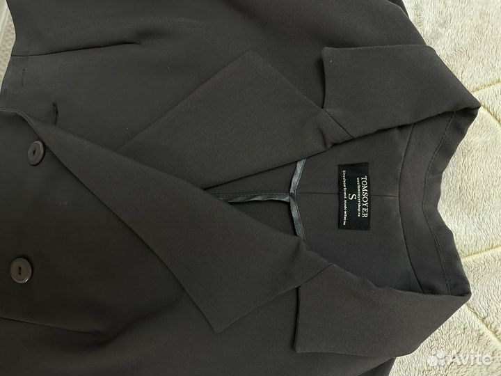 Укороченный пиджак жакет