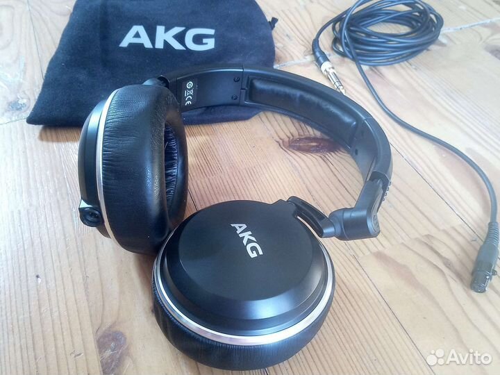Akg k182