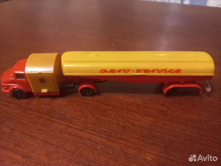 Модель грузовика гдр игрушка